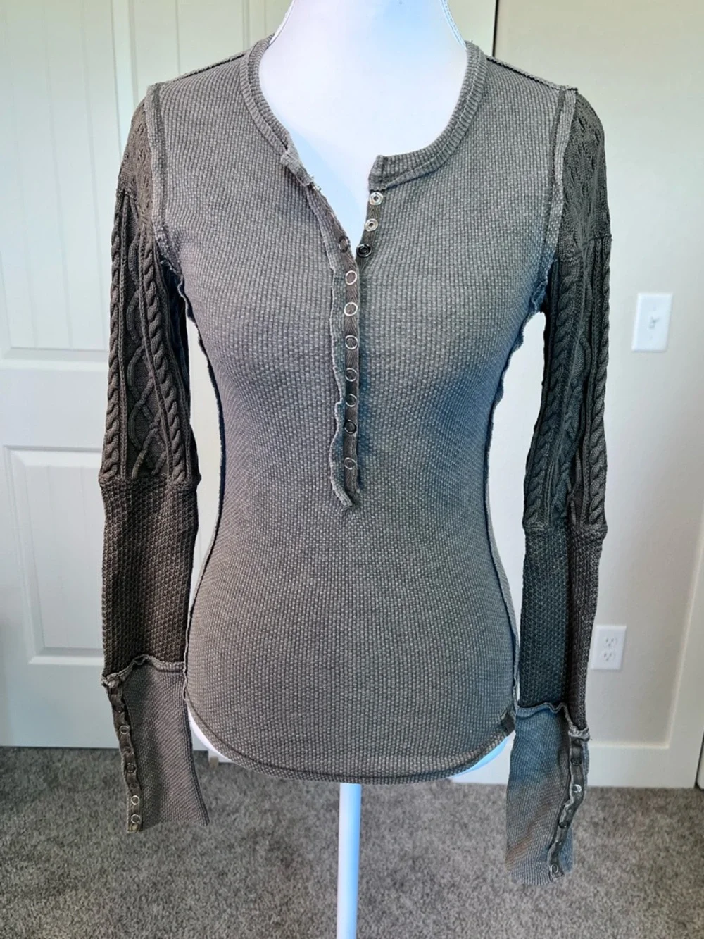 Free People We The Free Twisted Cable Cuff thermal henley top XS